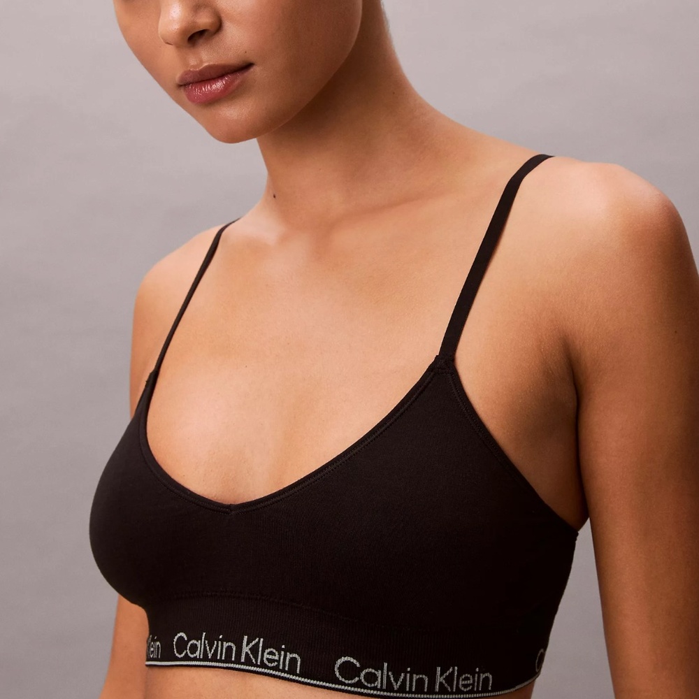 Calvin Klein Women's Naturals Modern Seamless Lightly Lined Triangle Bralette - Picture 2 of 5